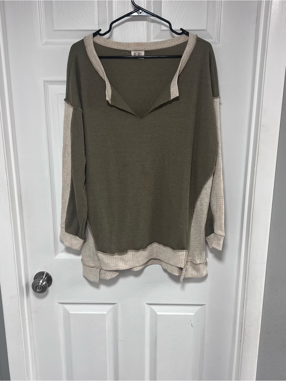 BiBi Olive Green and Cream Contrast Long-Sleeve Top Size M